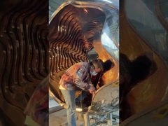 ধাতব ভাস্কর্য